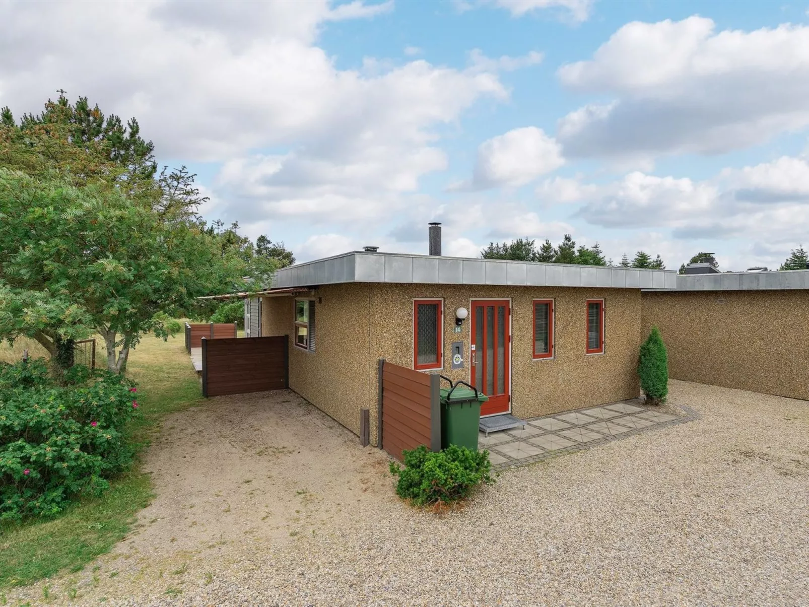 "Skakke" - 900m from the sea-Draußen