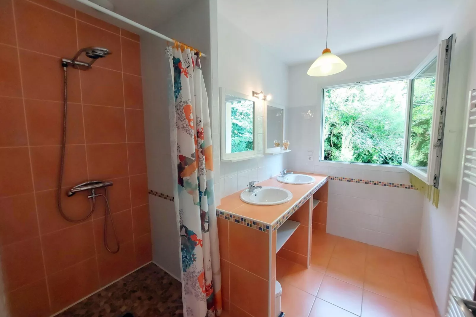 Panorama Meerblick Ferienhaus mit Dachterrasse Guissény-Salle de bain