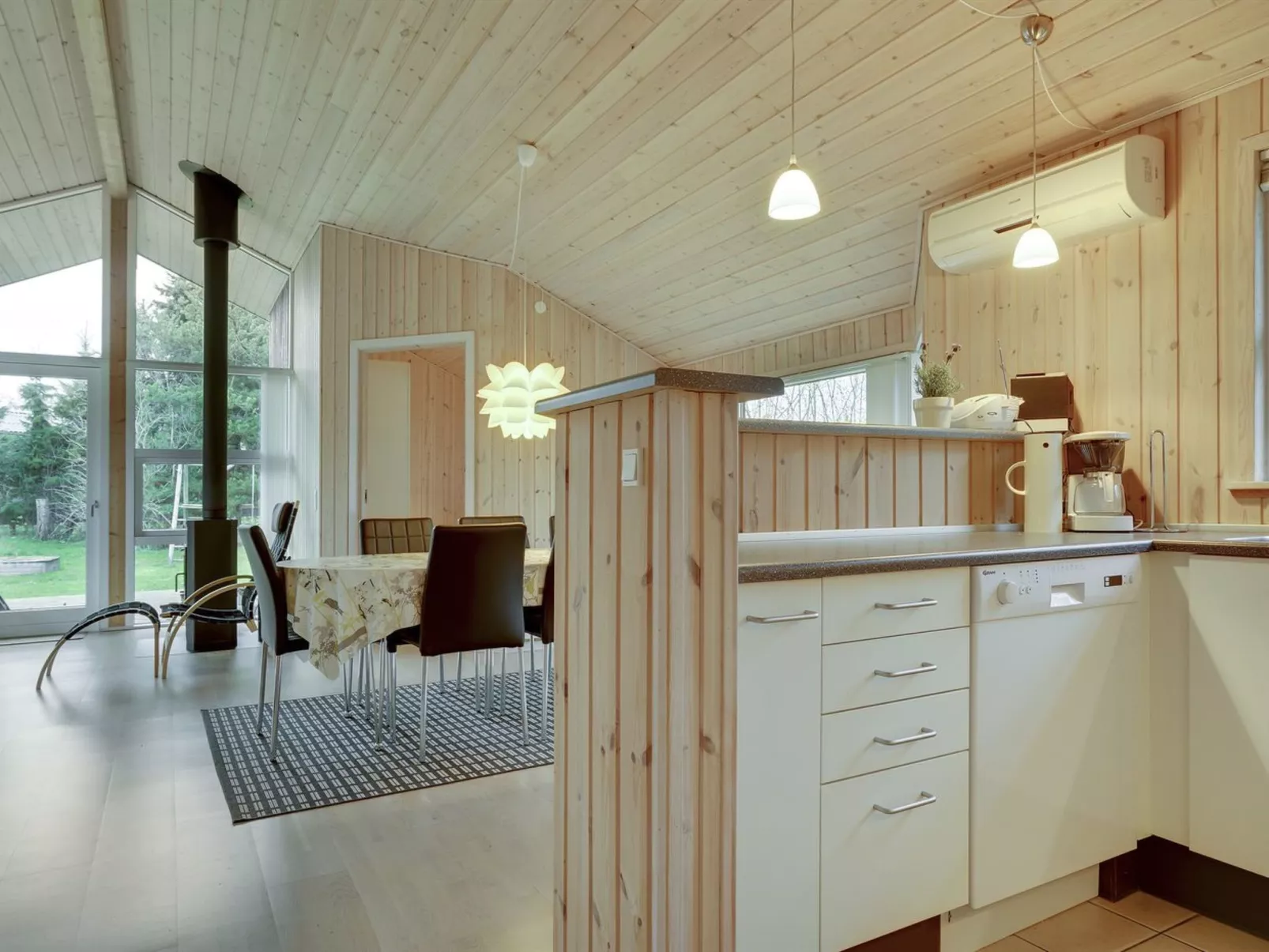 "Thorketil" - 1.1km from the sea-Inside