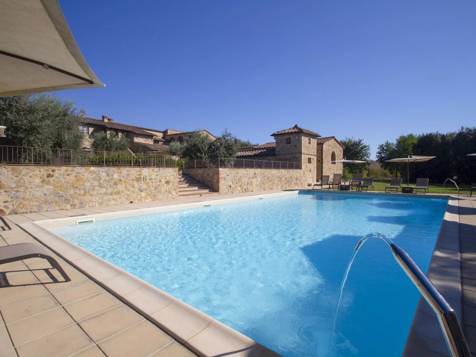 Il Cortino-Outside