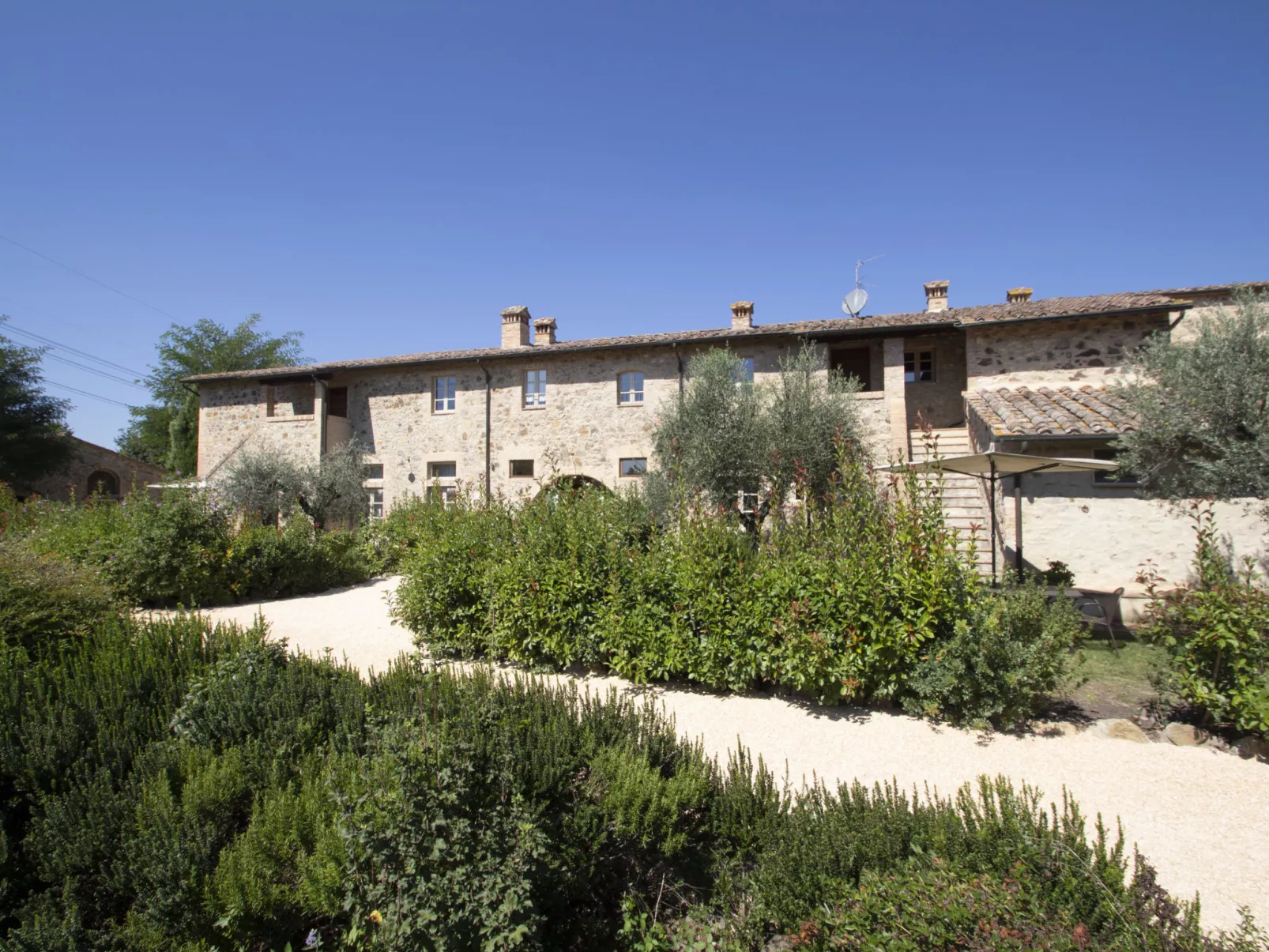 Il Tino-Outside