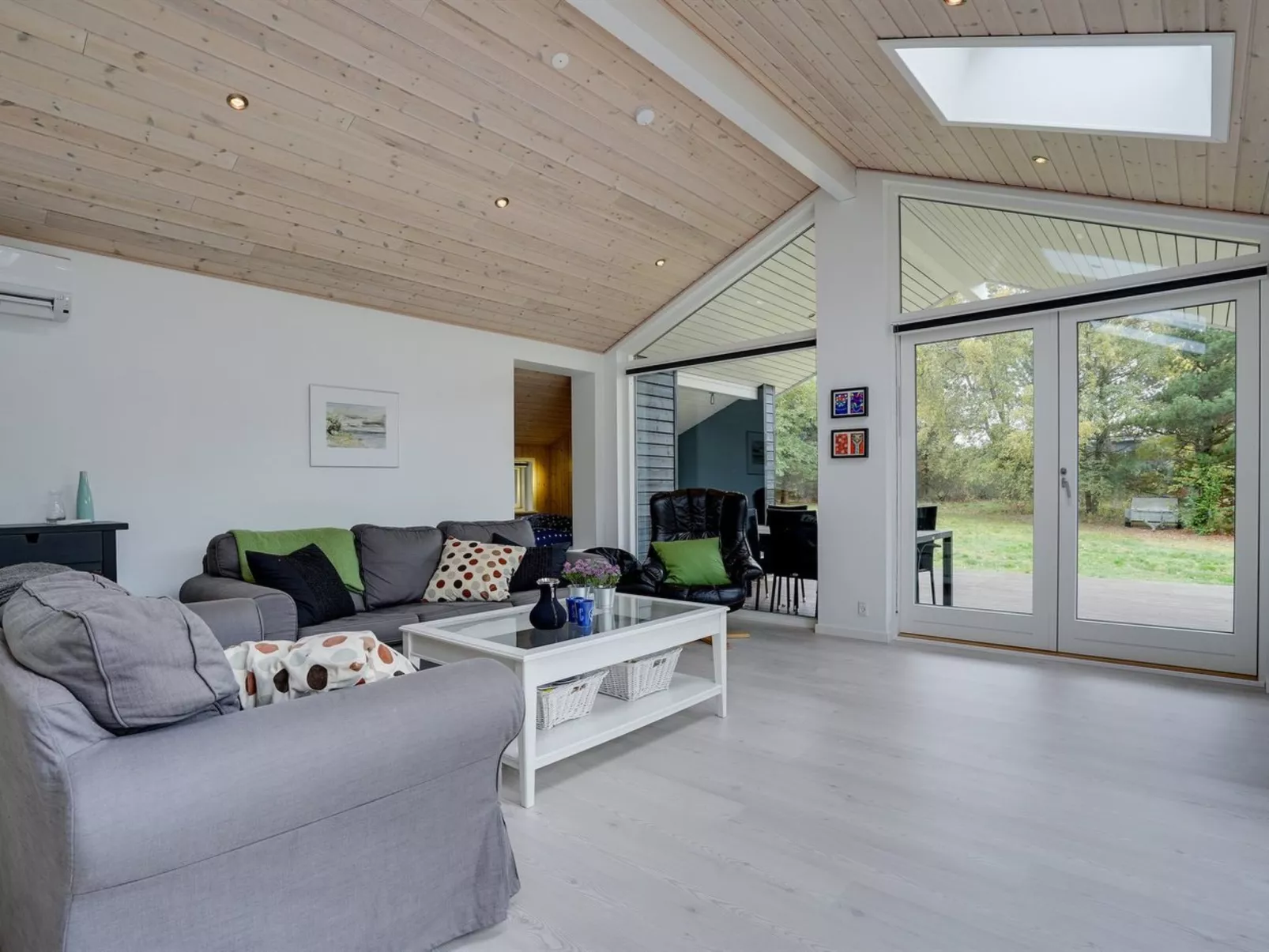 "Hunlef" - 400m from the sea-Inside