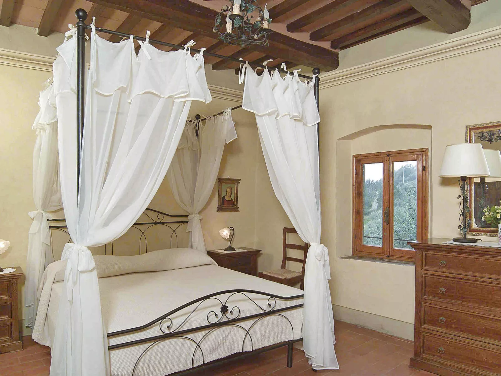 La Torre-Inside