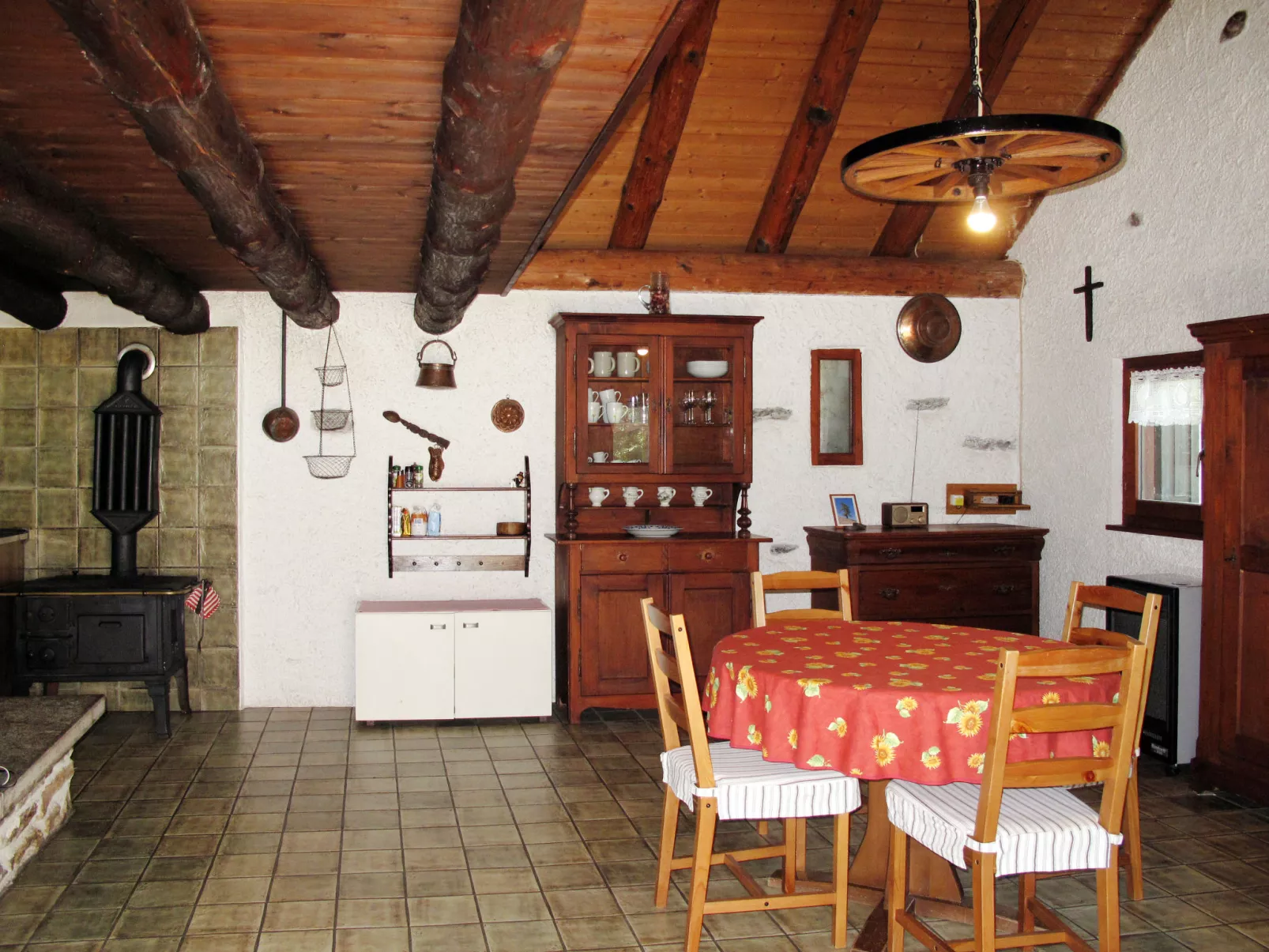 Rustico Girasole-Inside