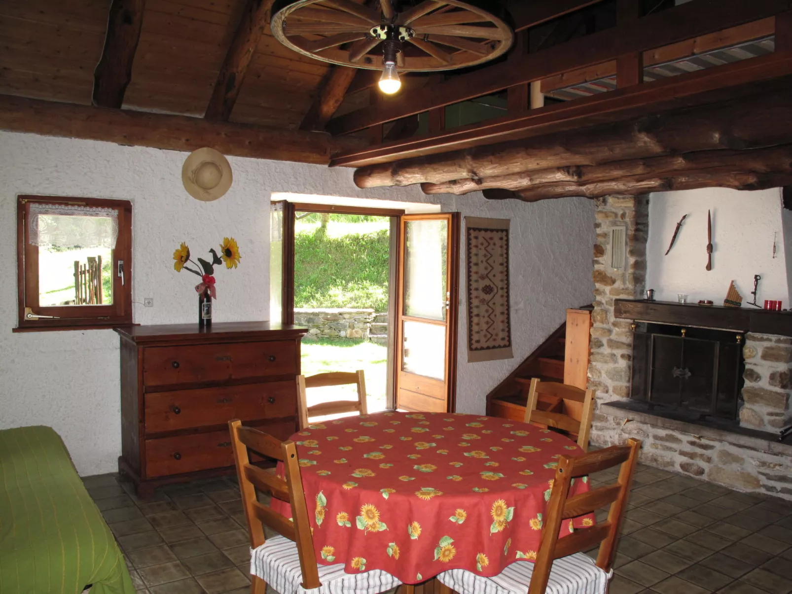 Rustico Girasole-Inside