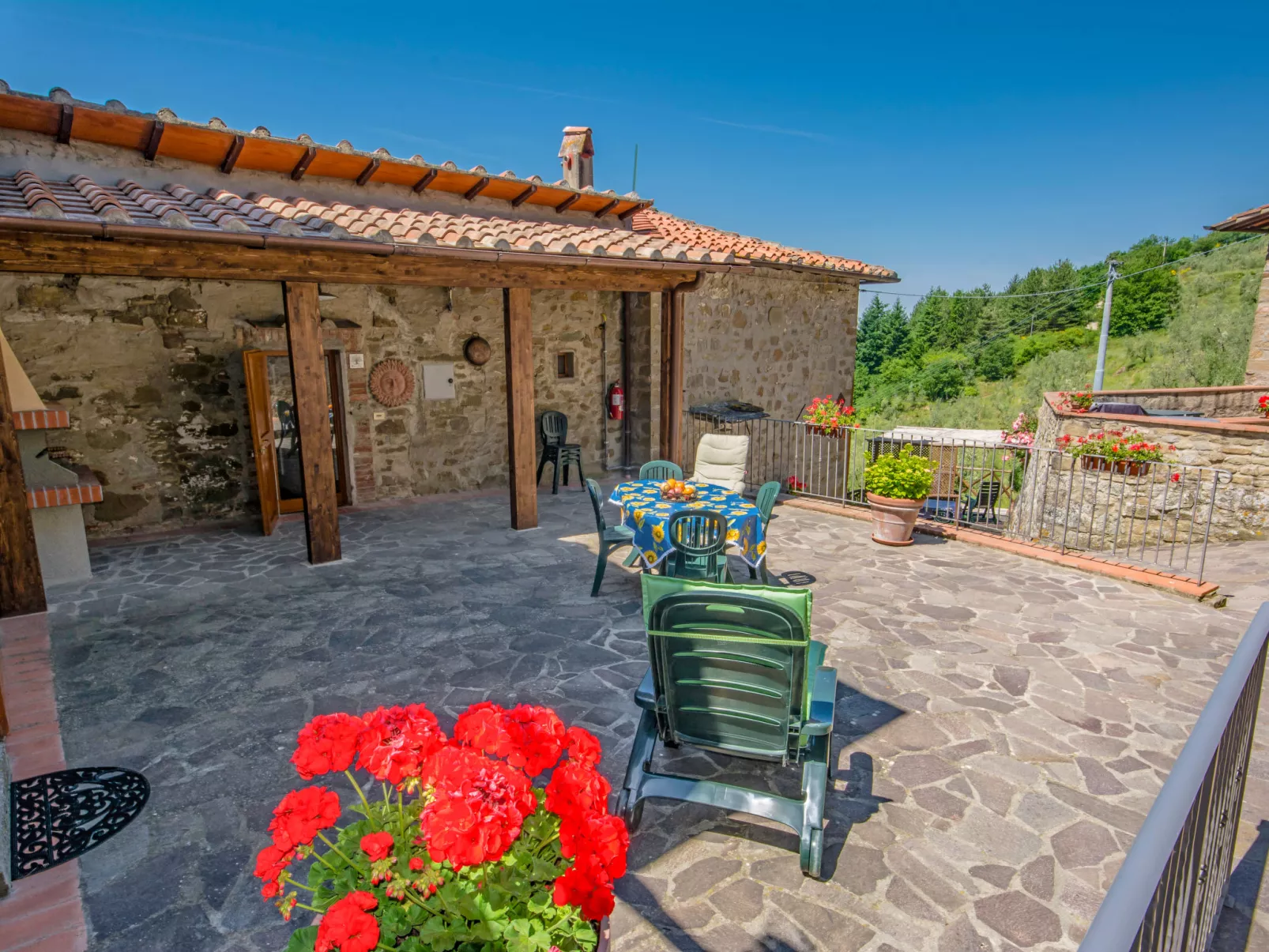 Quercia-Outside