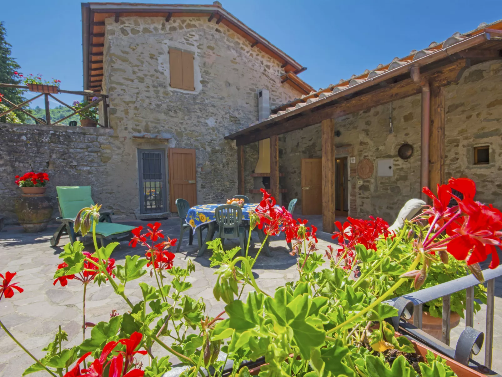 Quercia-Outside