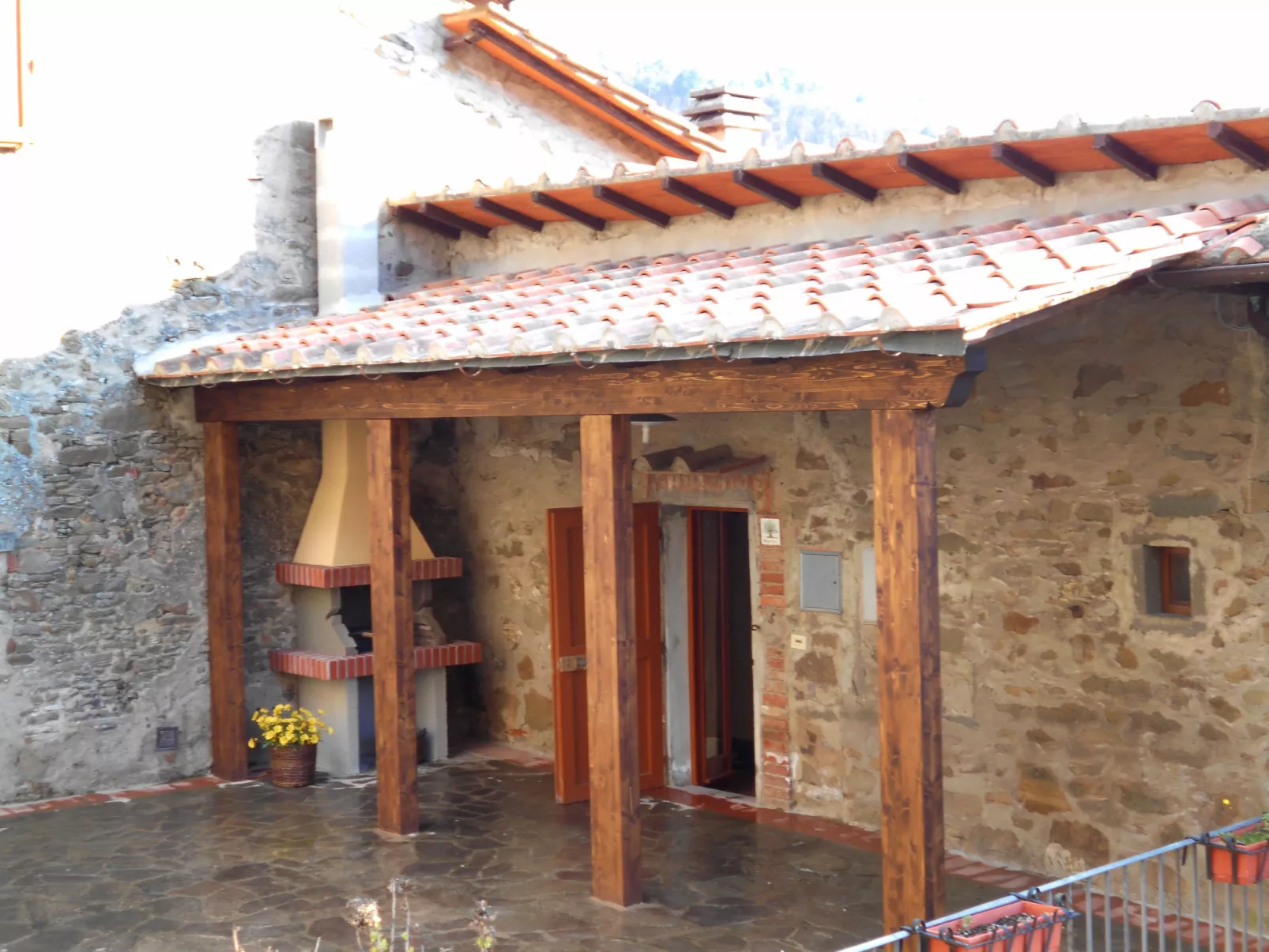 Quercia-Outside