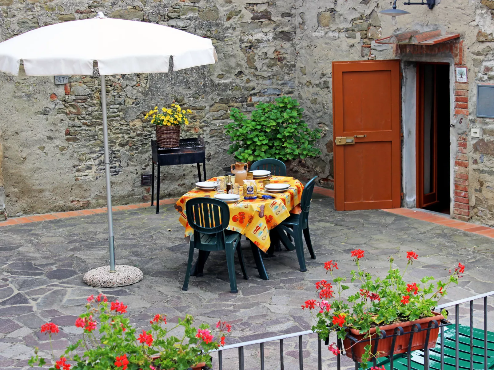 Quercia-Outside