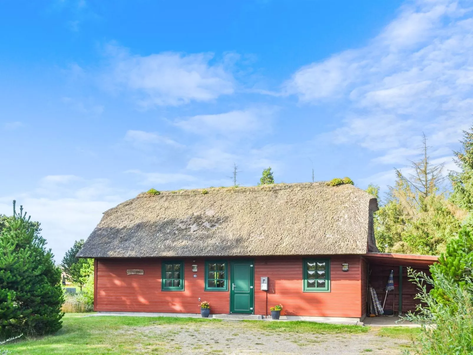 "Eilika" - 3.6km from the sea-Outside