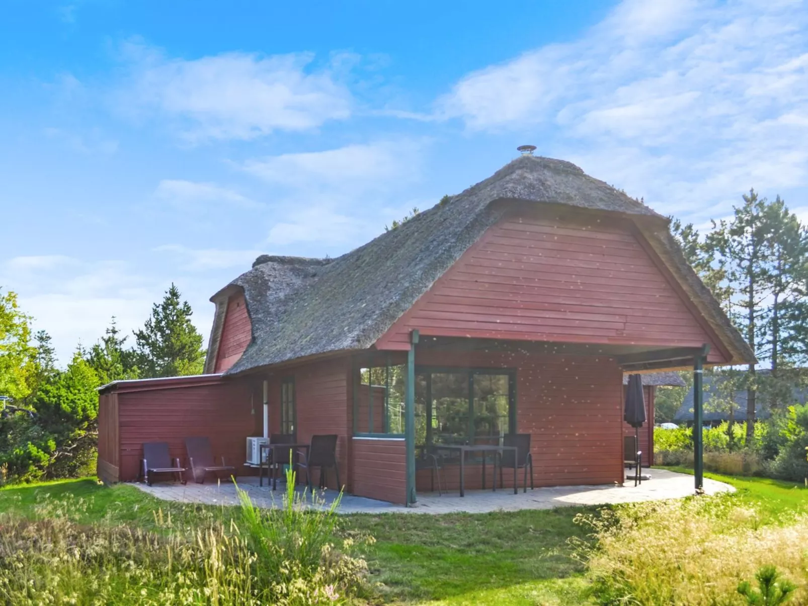 "Eilika" - 3.6km from the sea-Outside