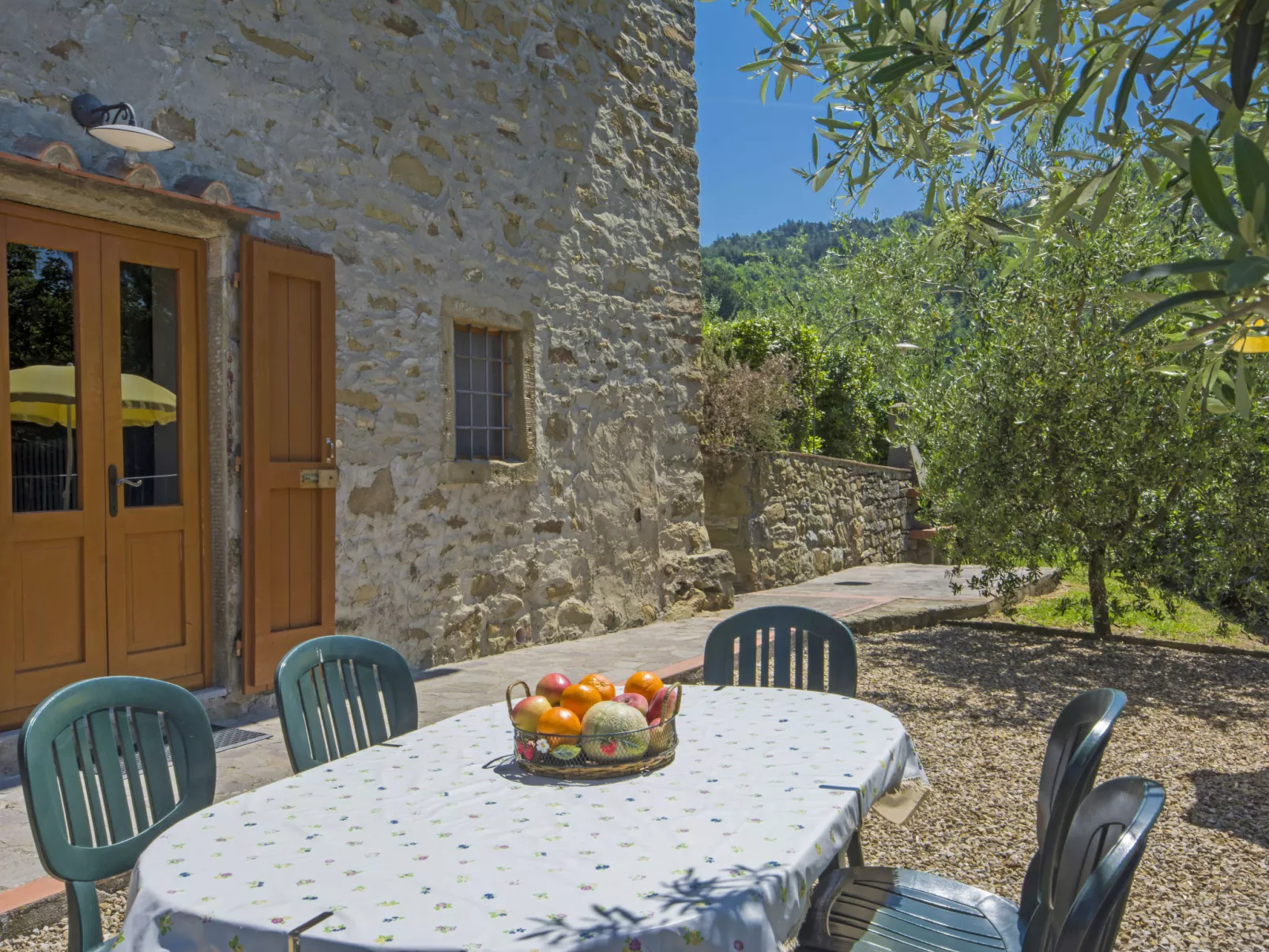 Quercia-Outside
