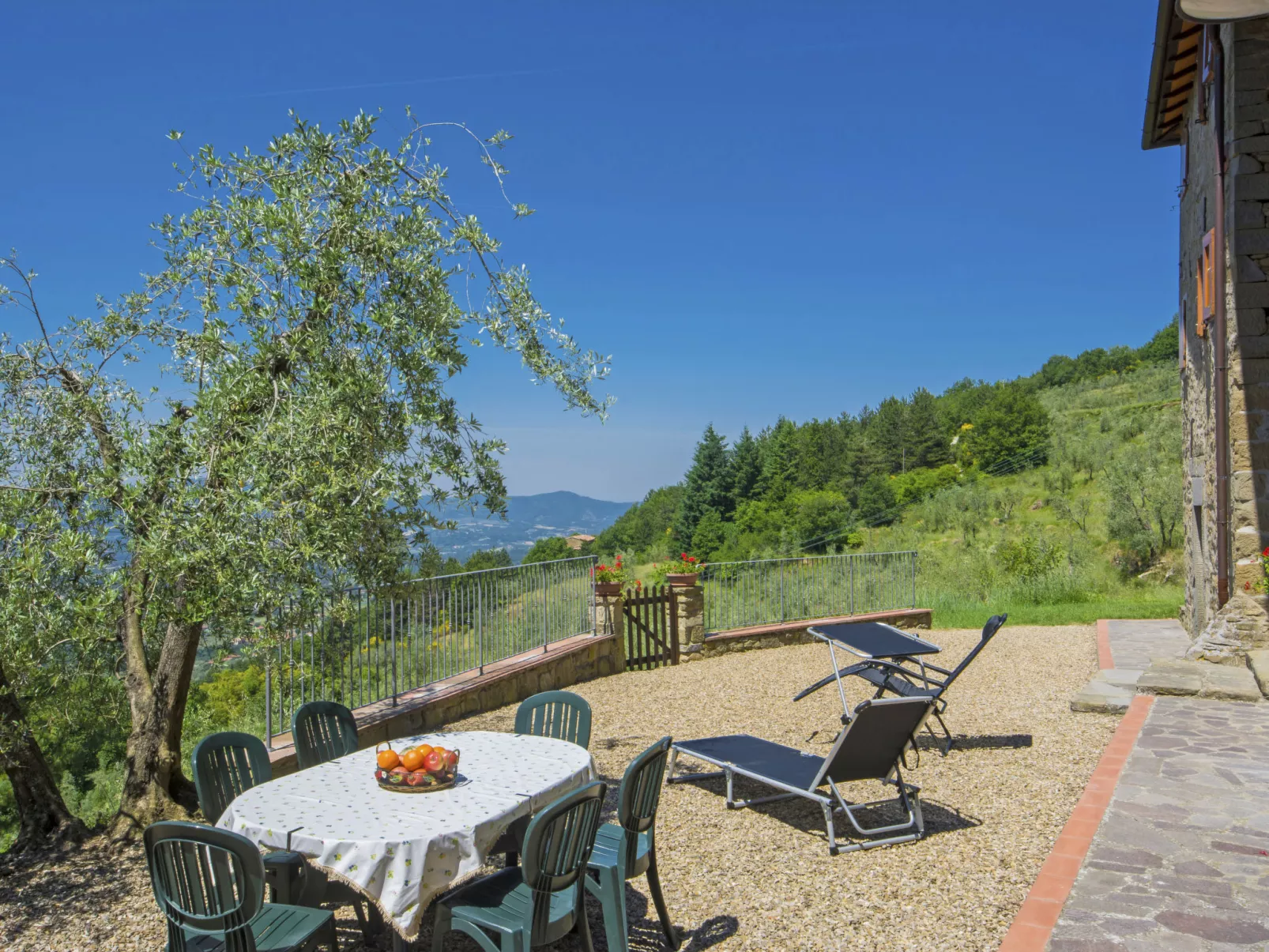 Quercia-Outside