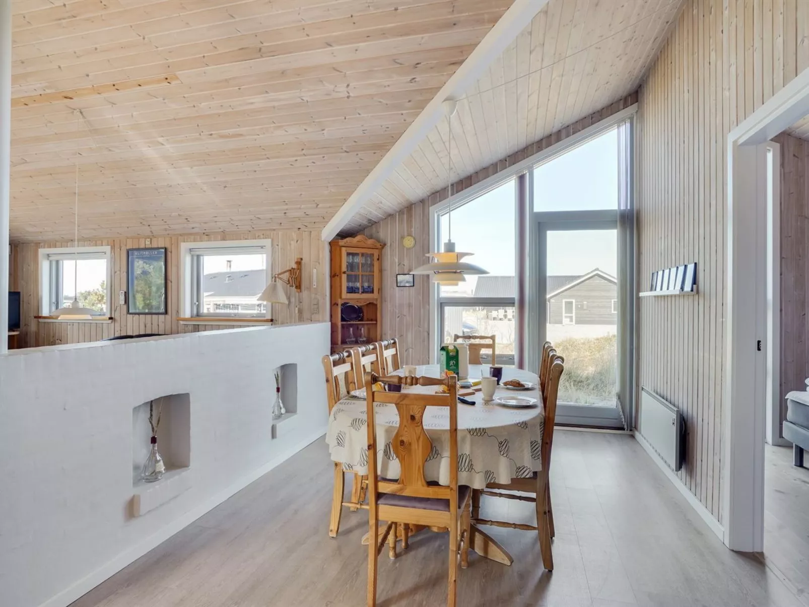 "Øde" - 350m from the sea-Inside