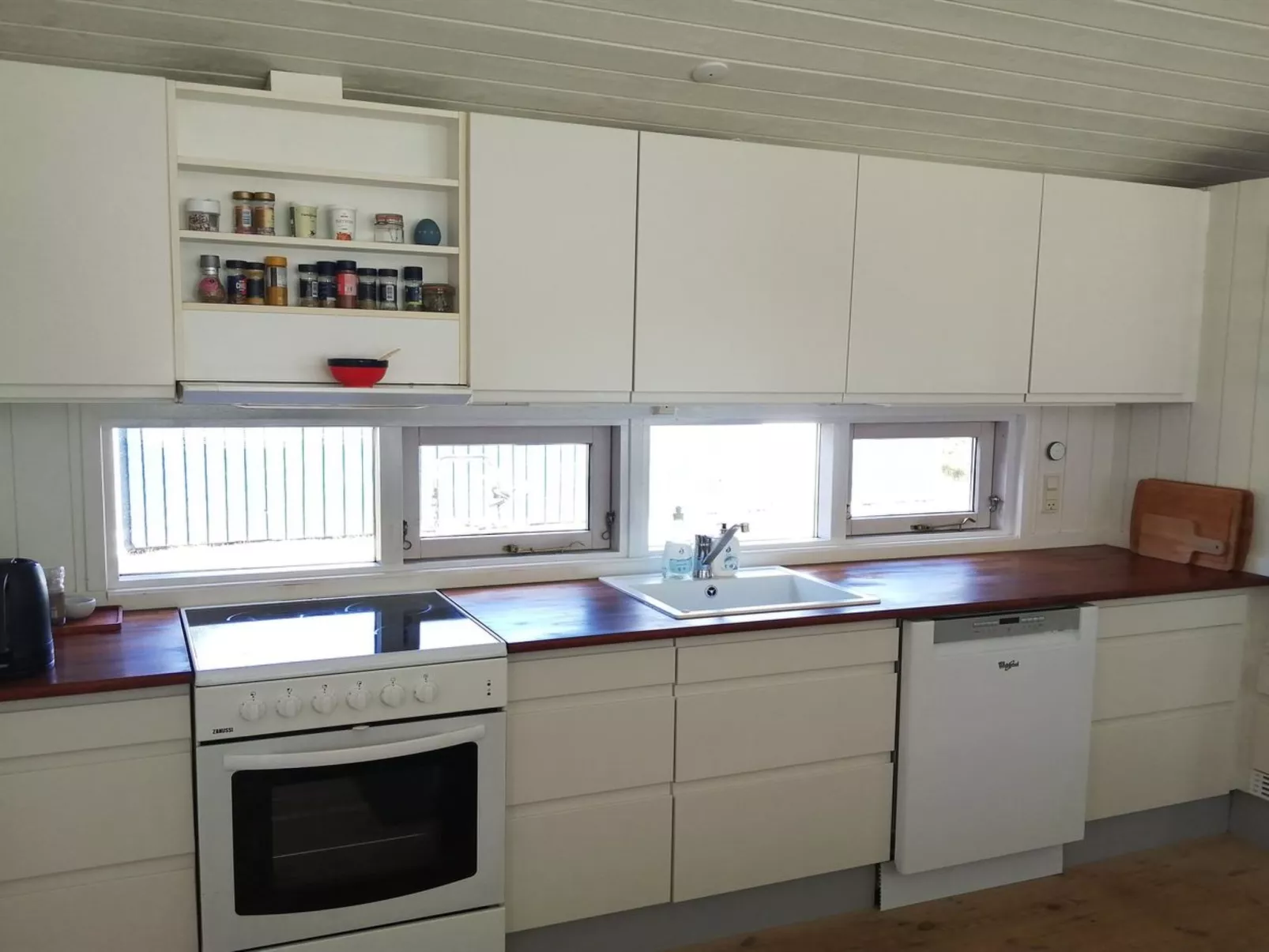 "Aleia" - 1.6km from the sea-Inside