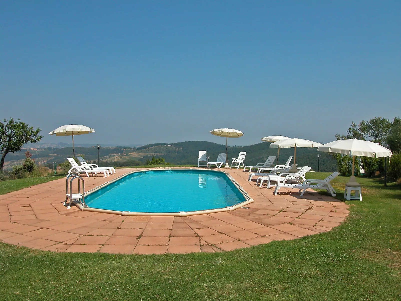 Poggio al Colle-Outside