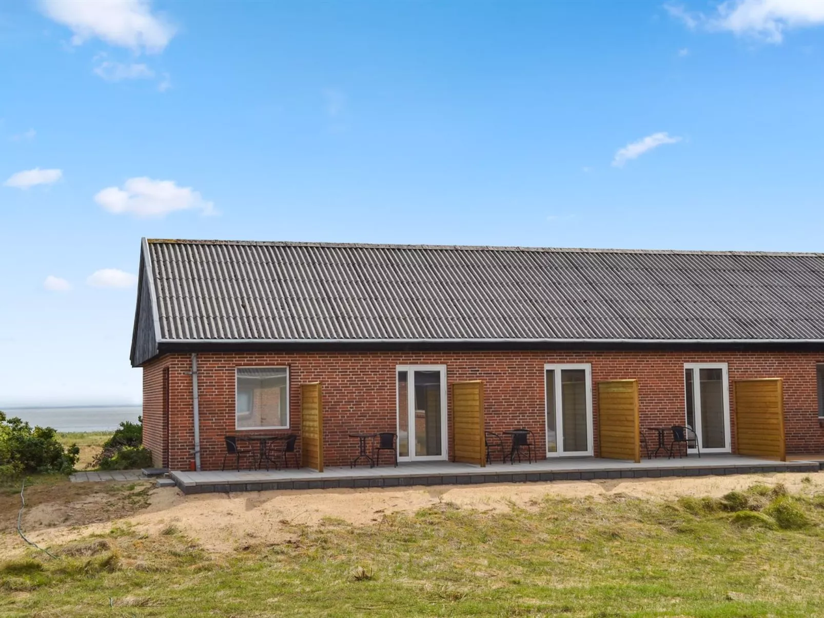 "Baltser" - 5km from the sea-Outside