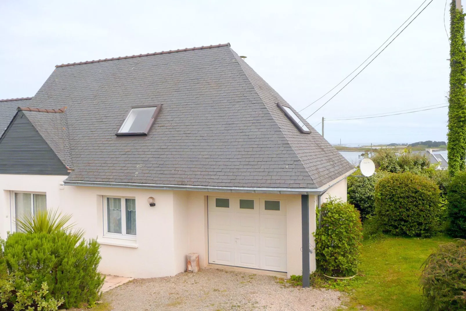 Ferienhaus mit Meerblick Landéda-Außenbereich Sommer