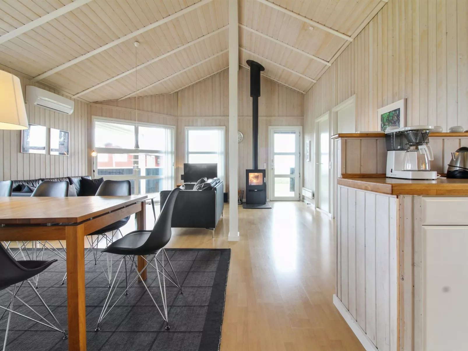 "Mette" - 98m from the sea-Inside