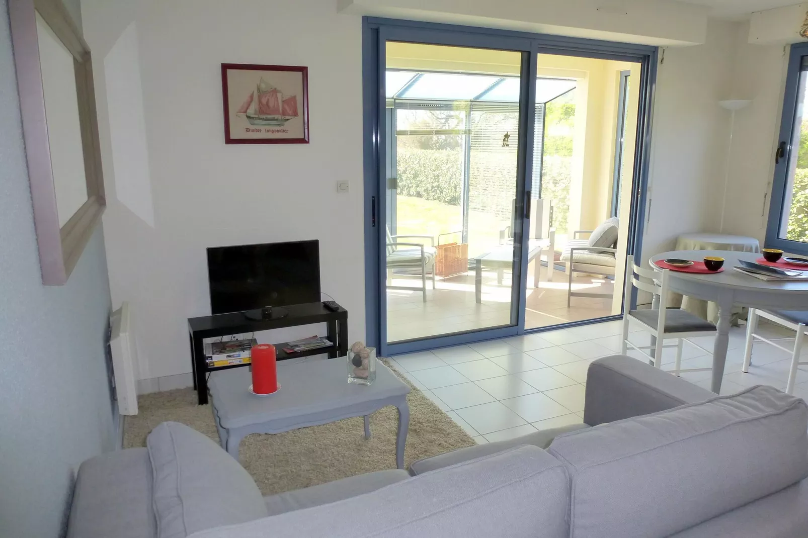 In direkter Meerlage Ebenerdige Ferienwohnung Roscoff-Living room