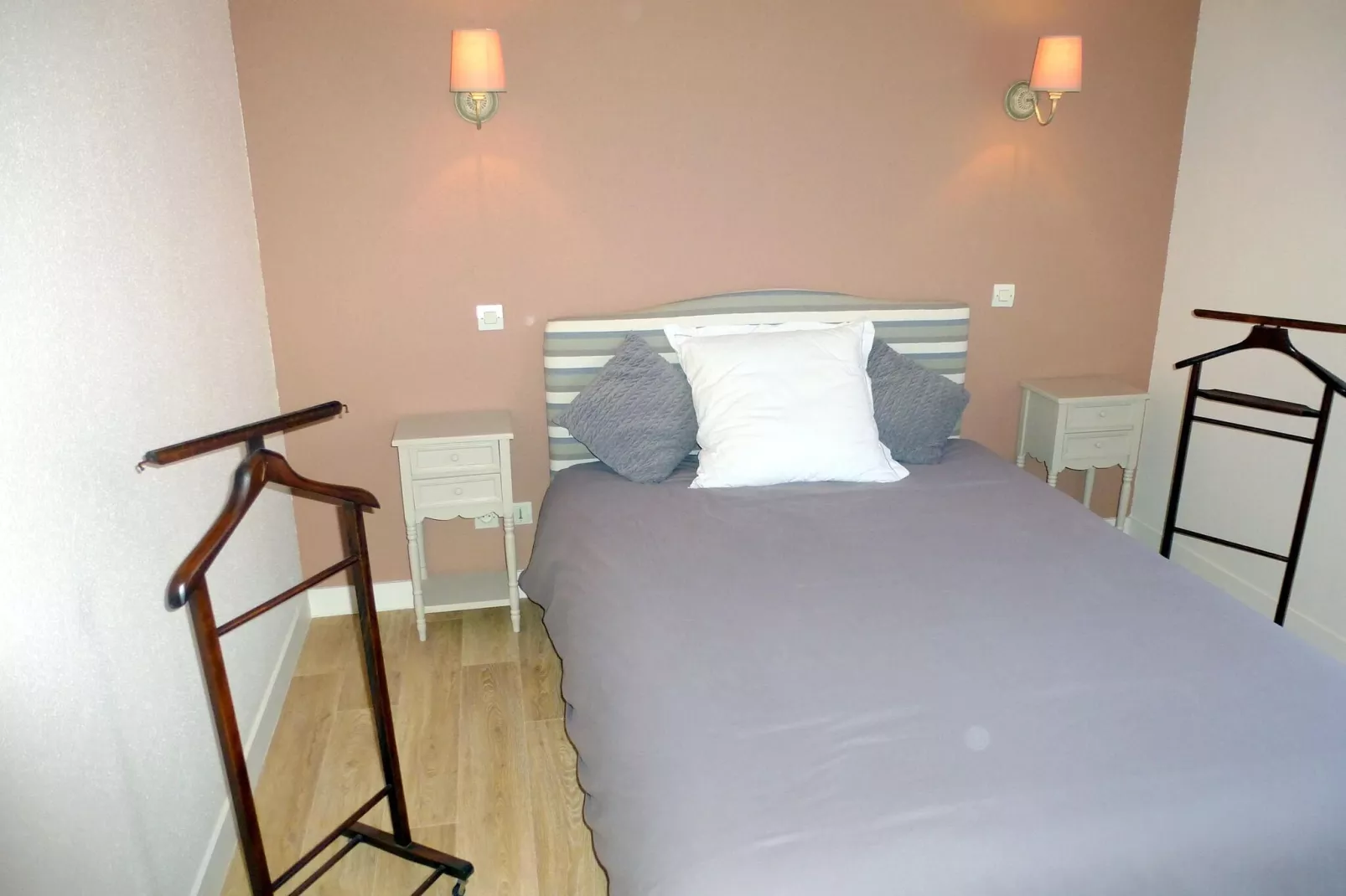 In direkter Meerlage Ebenerdige Ferienwohnung Roscoff-Bedroom