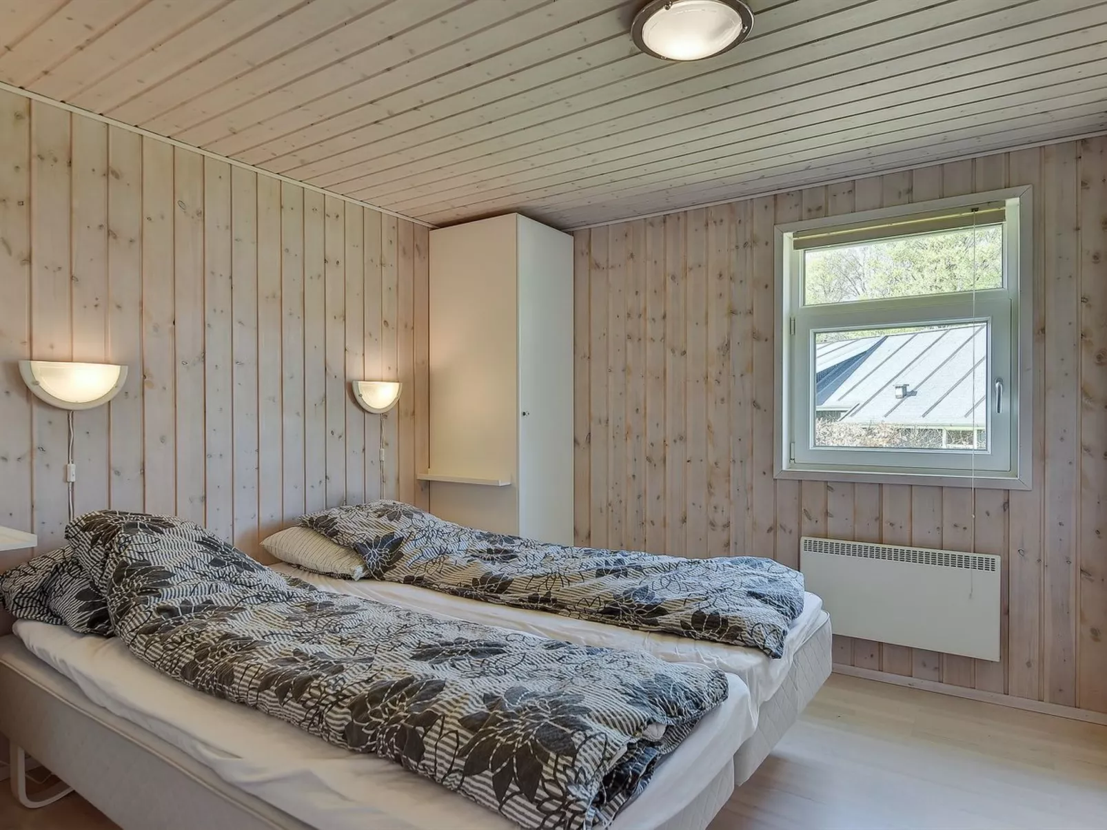 "Enja" - 150m from the sea-Inside