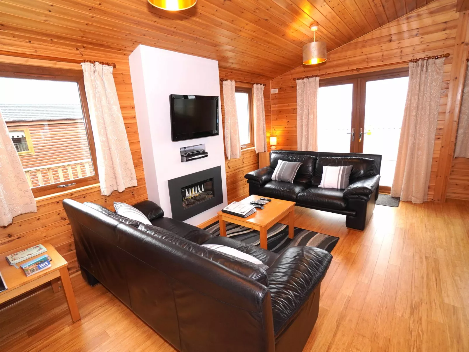 Loch Leven Lodge 11-Inside