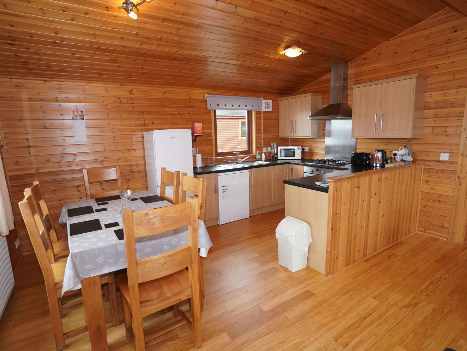 Loch Leven Lodge 11-Inside