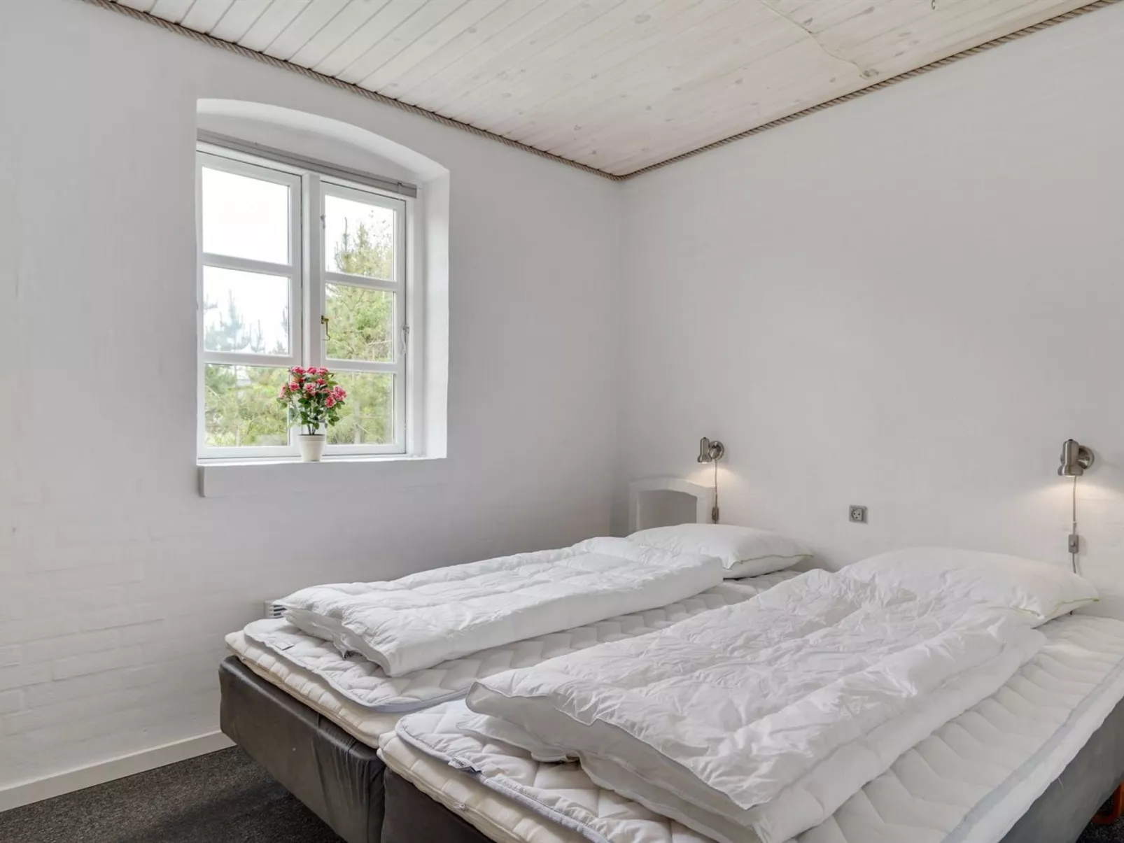 "Kalotta" - 3.2km from the sea-Inside