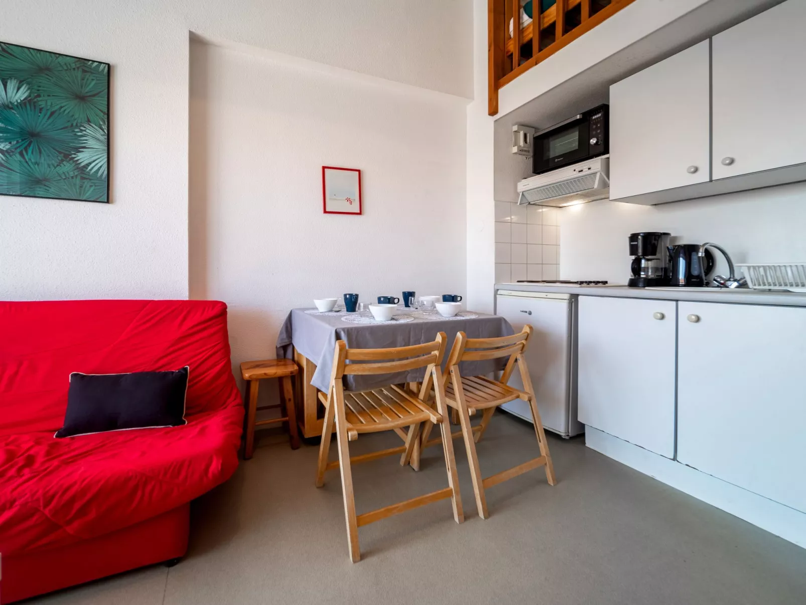 Les Flots Bleus-Inside