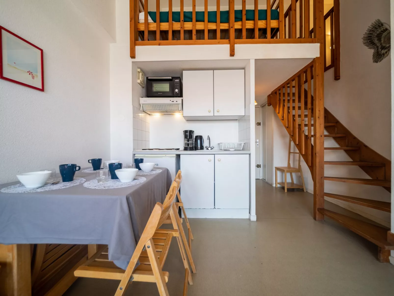 Les Flots Bleus-Inside