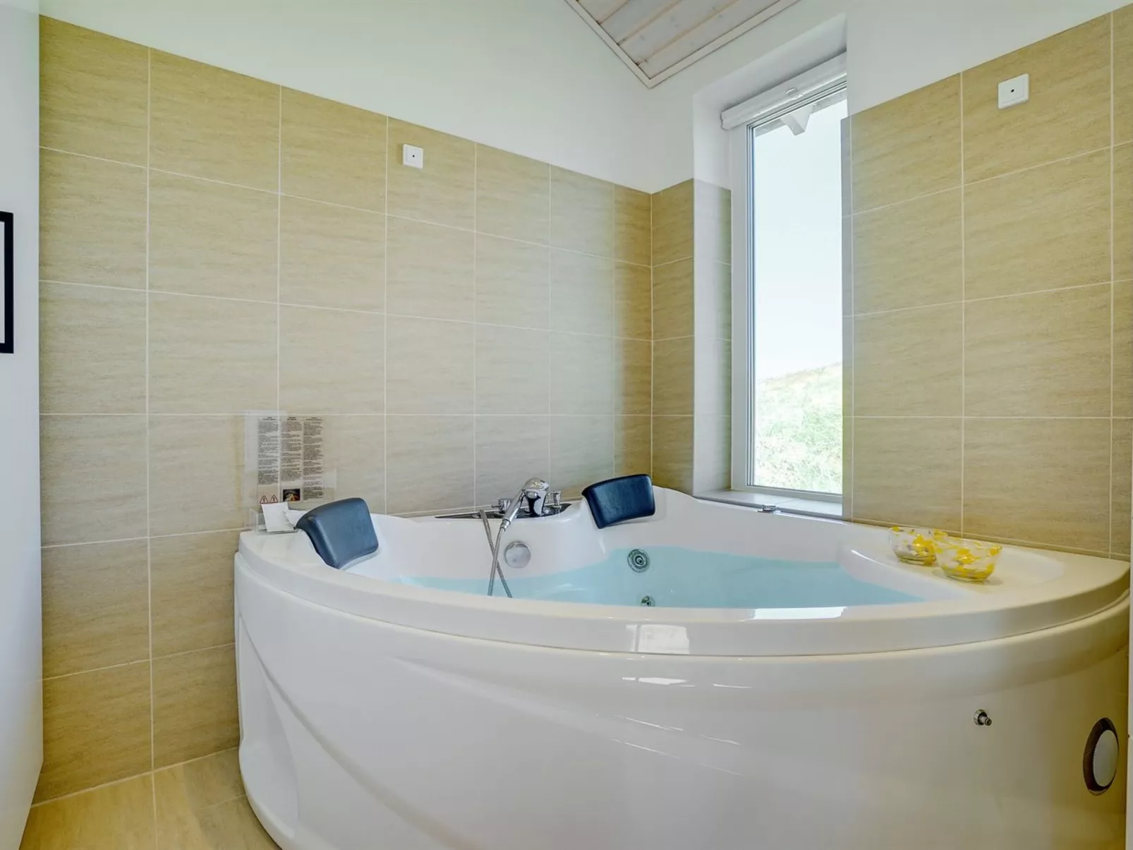 "Broder" - 150m from the sea-Inside