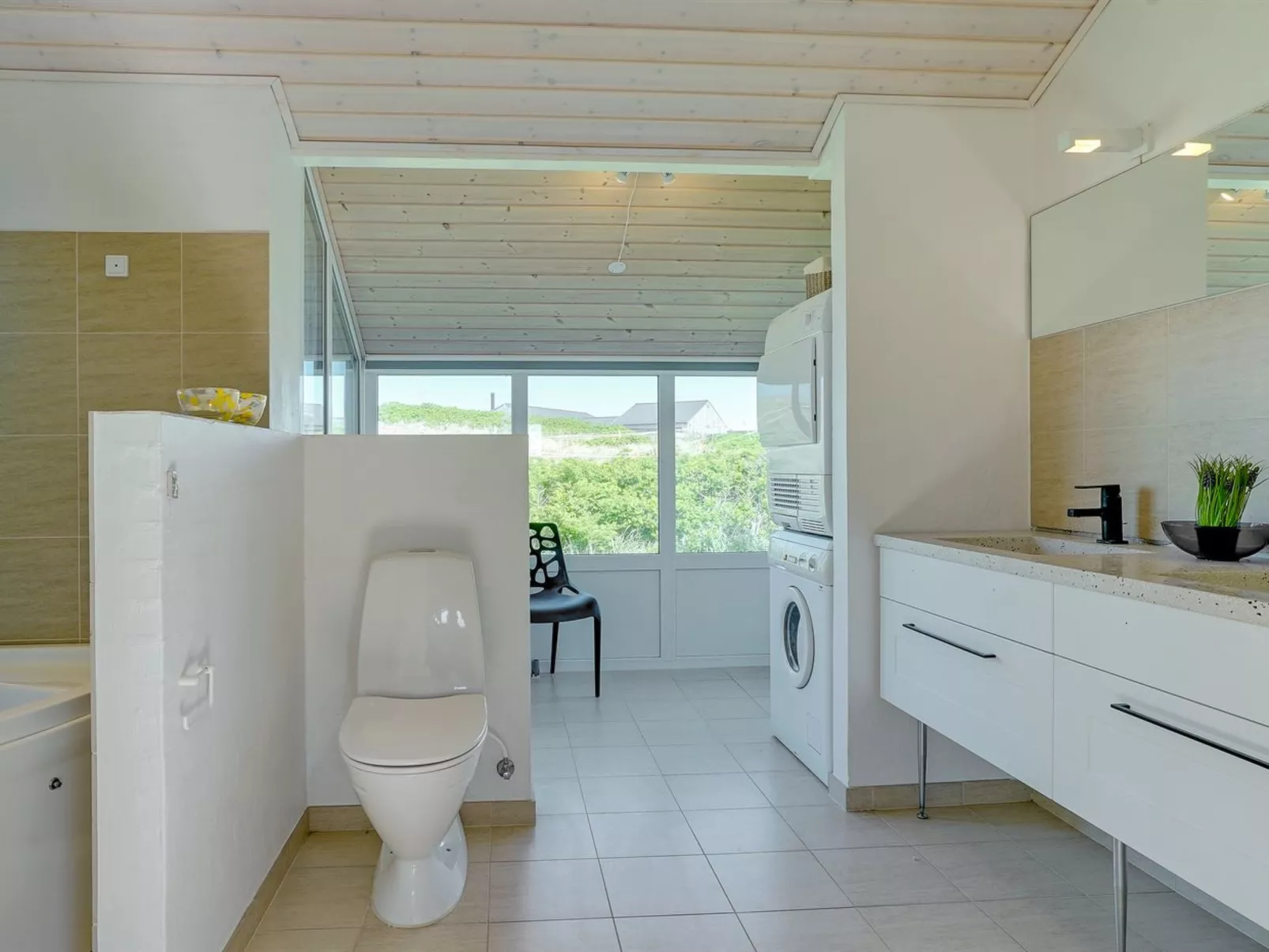 "Broder" - 150m from the sea-Inside