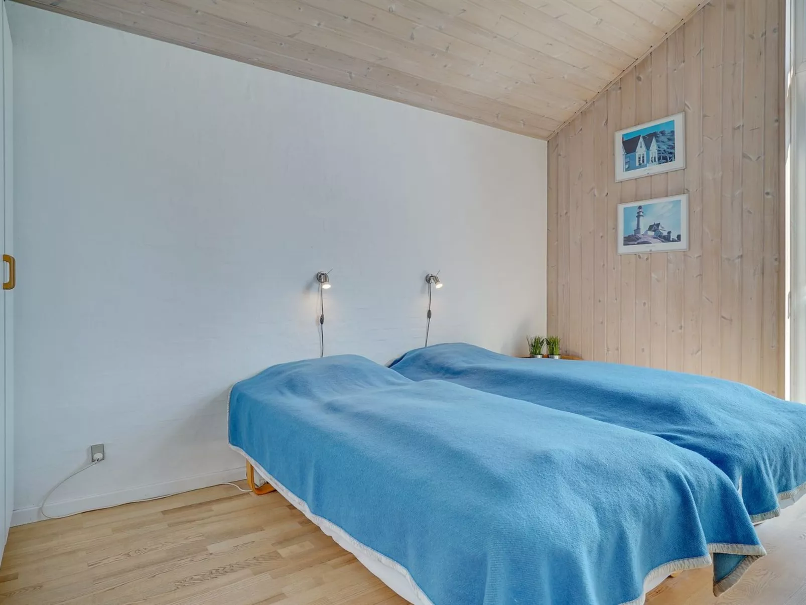 "Broder" - 150m from the sea-Inside