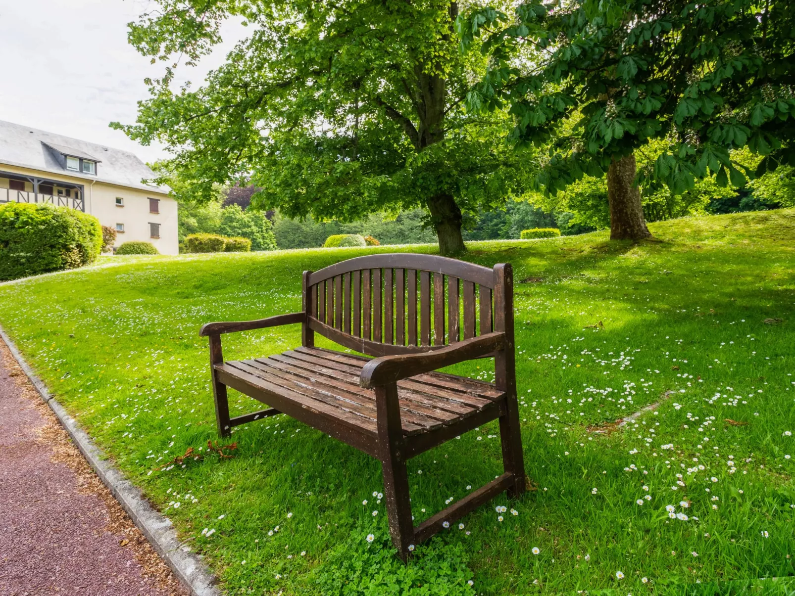 Le Parc de la Chaumière-Outside