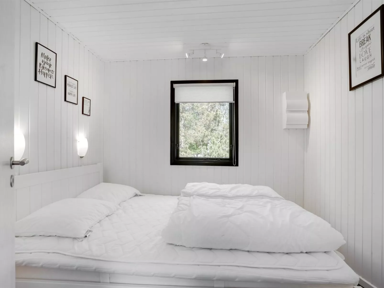 "Melisande" - 950m from the sea-Inside