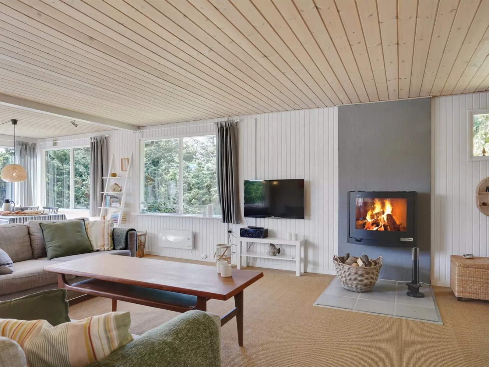 "Anevay" - 300m from the sea-Inside