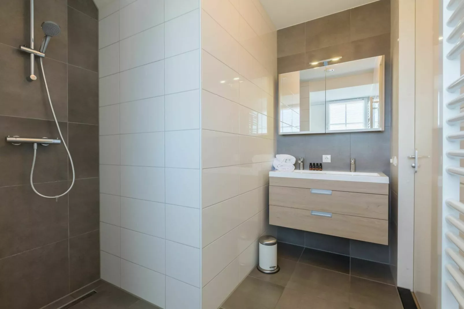 Appartement Duinhof Dishoek - 6 personen de luxe-Bathroom