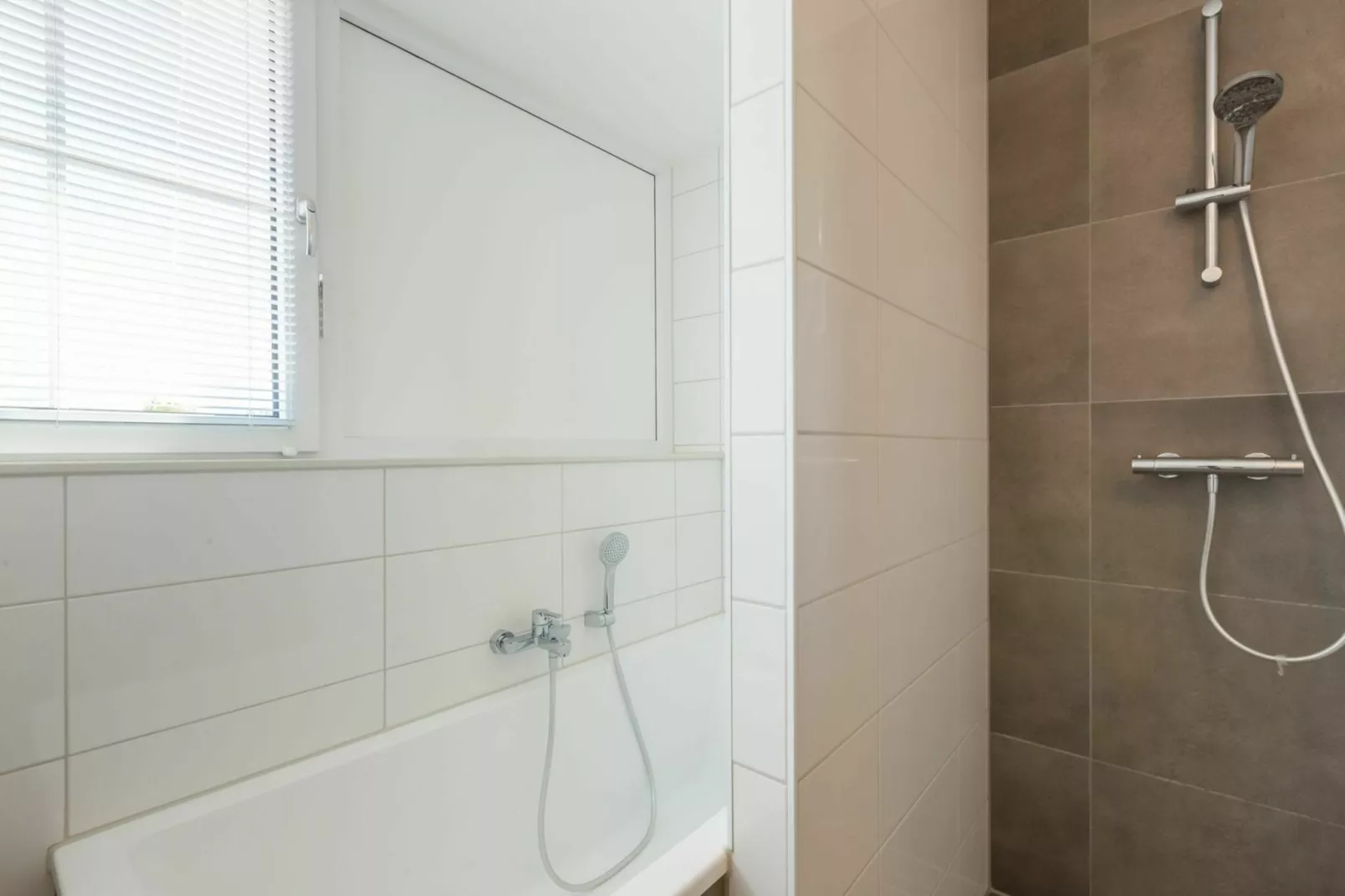Appartement Duinhof Dishoek - 6 personen de luxe-Bathroom