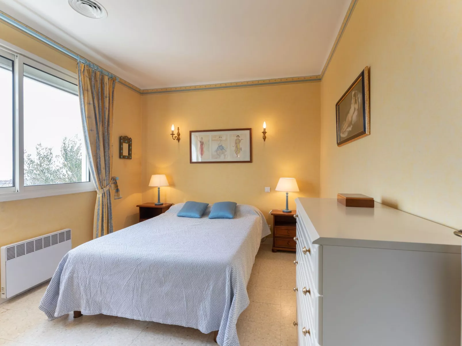 La Maison des Cades-Inside