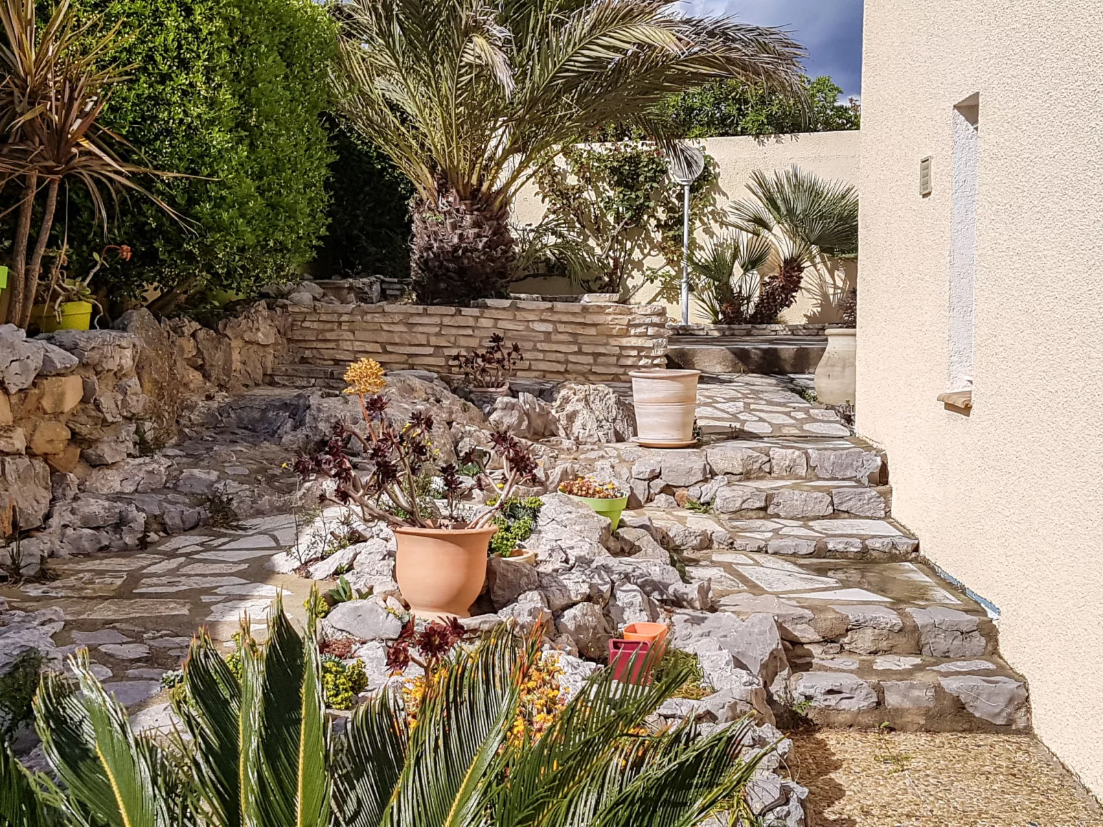 La Maison des Cades-Outside