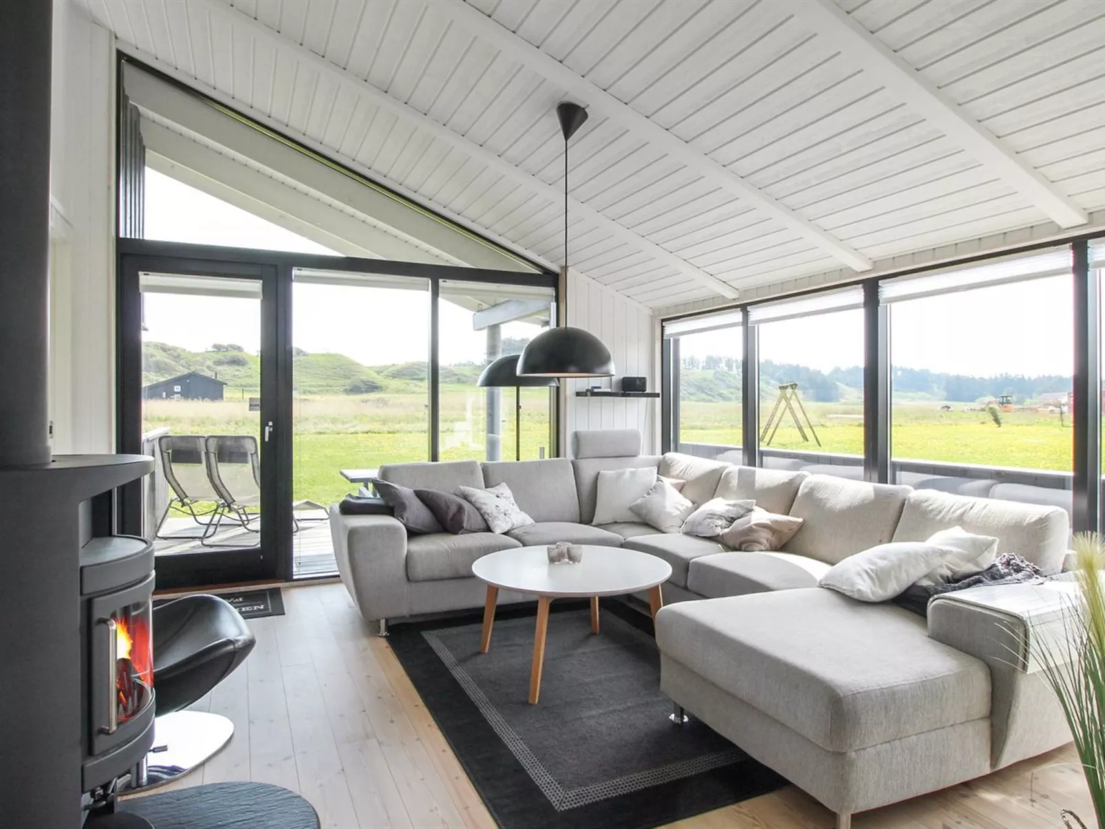 "Auvo" - 600m from the sea-Inside