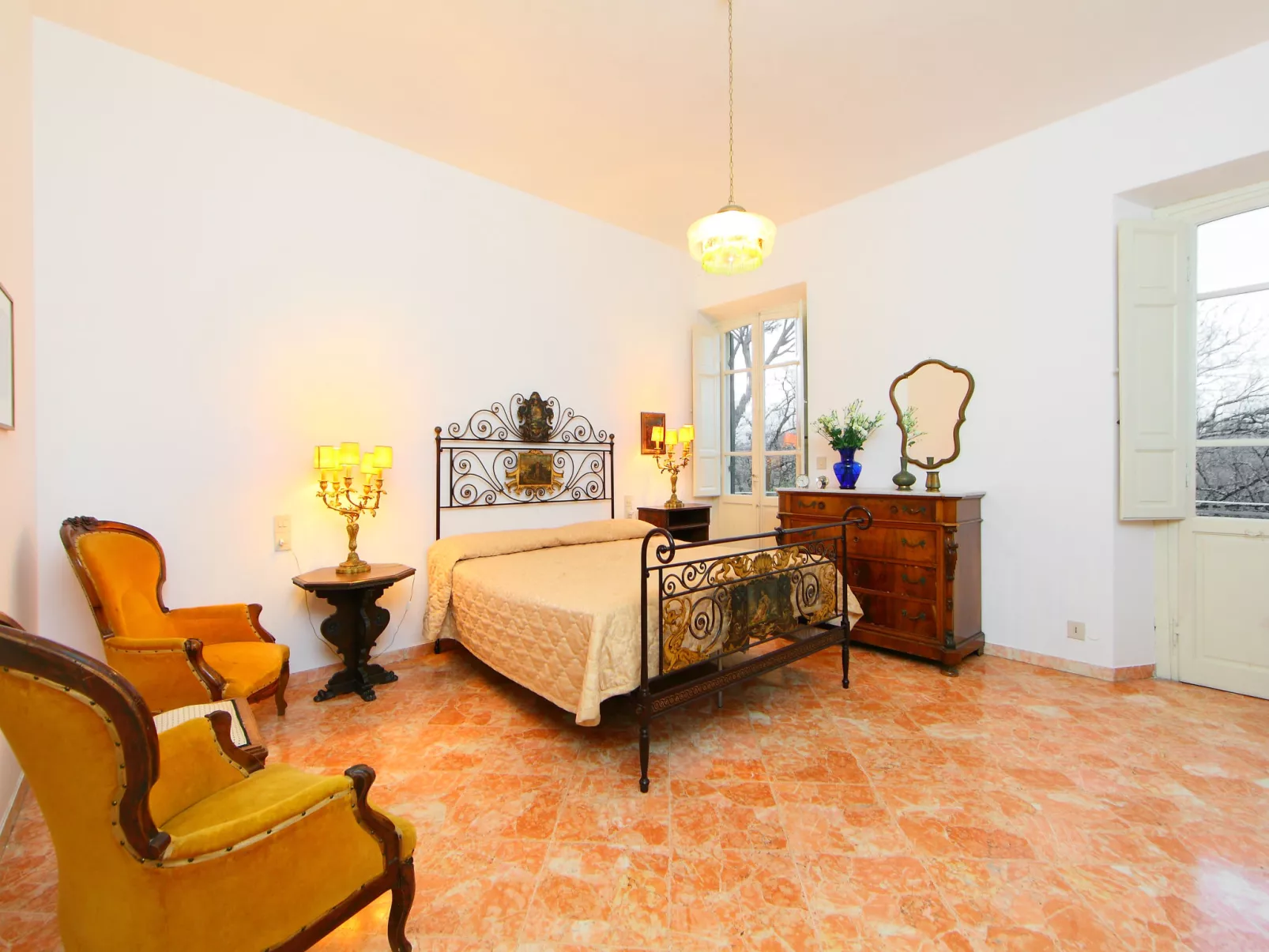 Poggio Patrignone-Inside