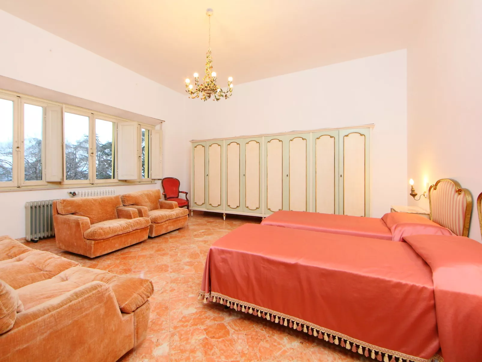 Poggio Patrignone-Inside