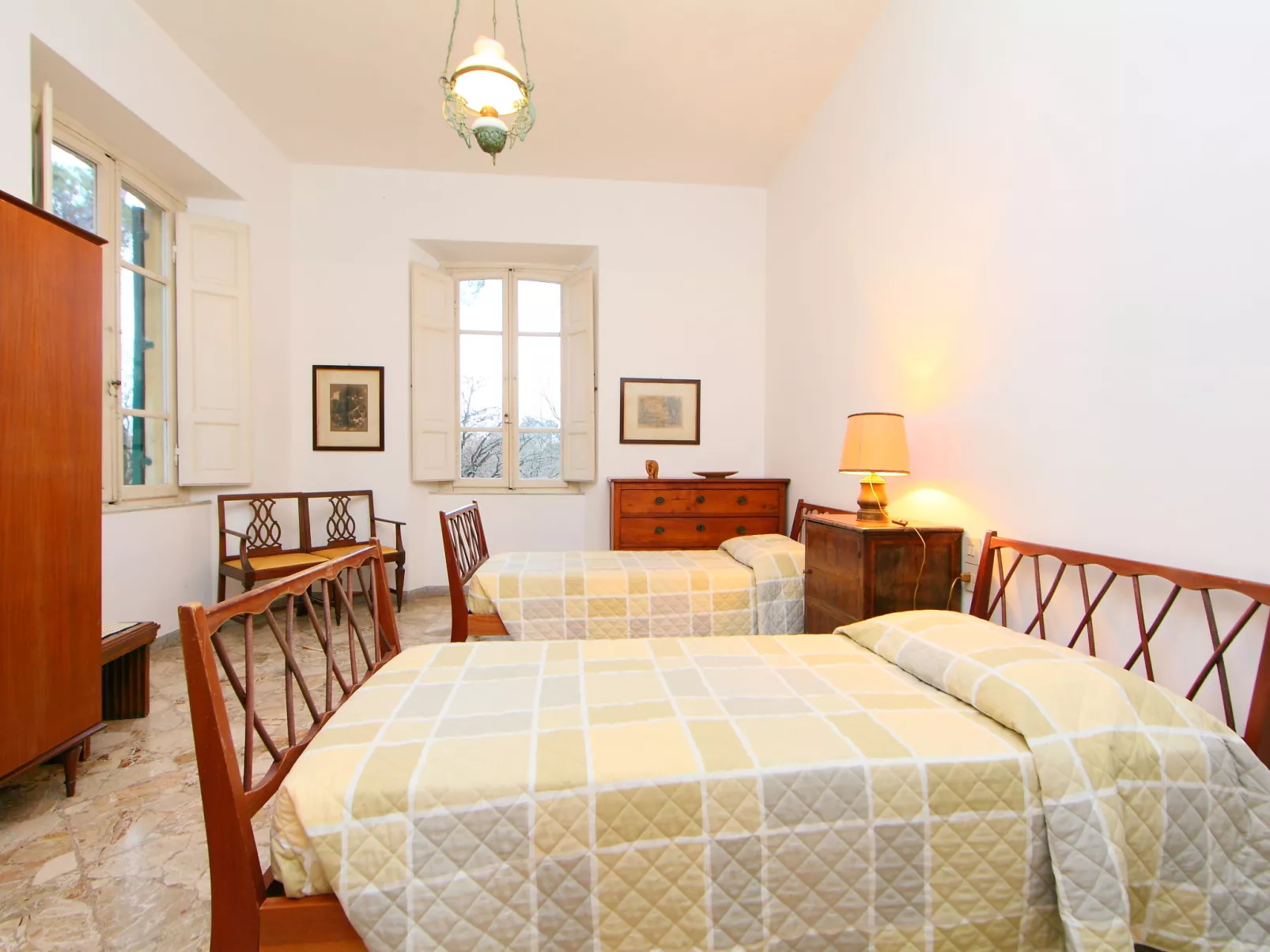 Poggio Patrignone-Inside