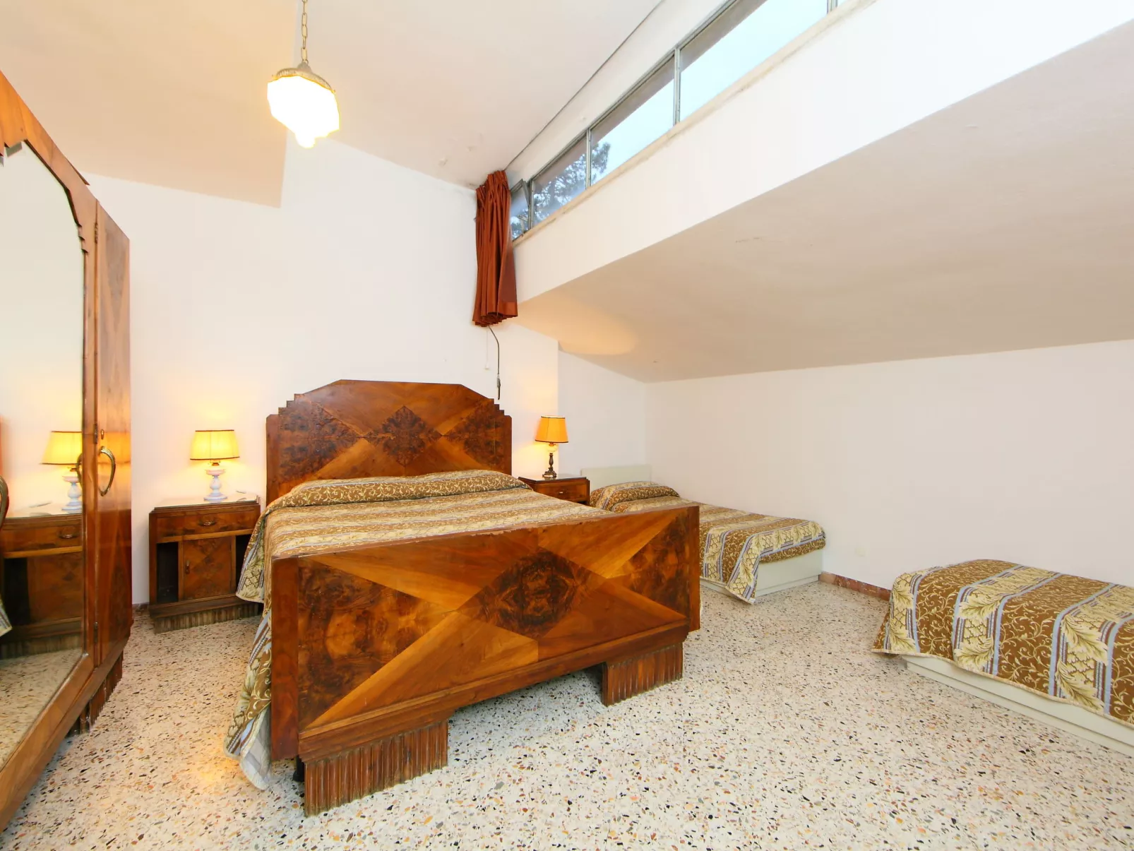 Poggio Patrignone-Inside