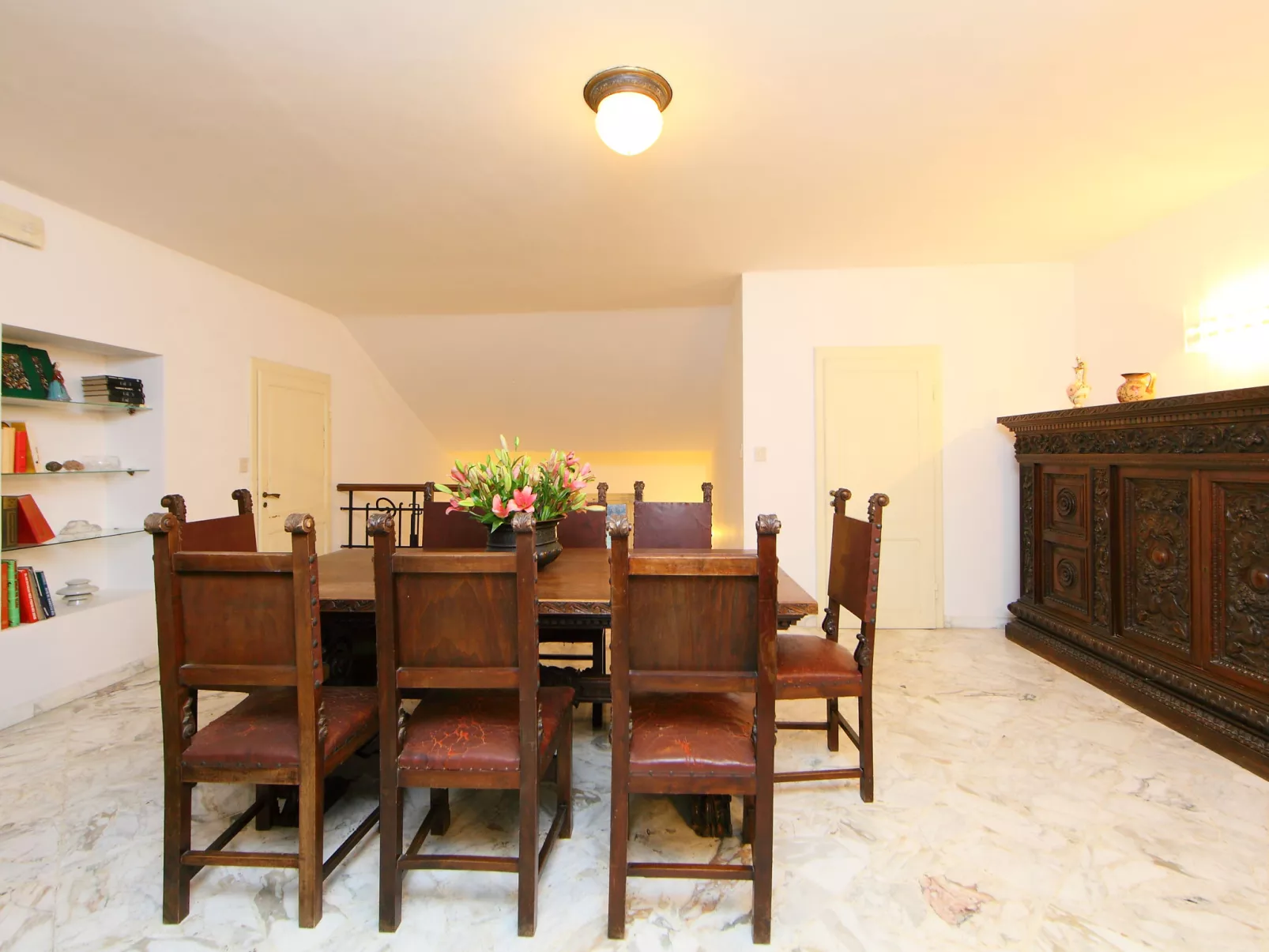 Poggio Patrignone-Inside