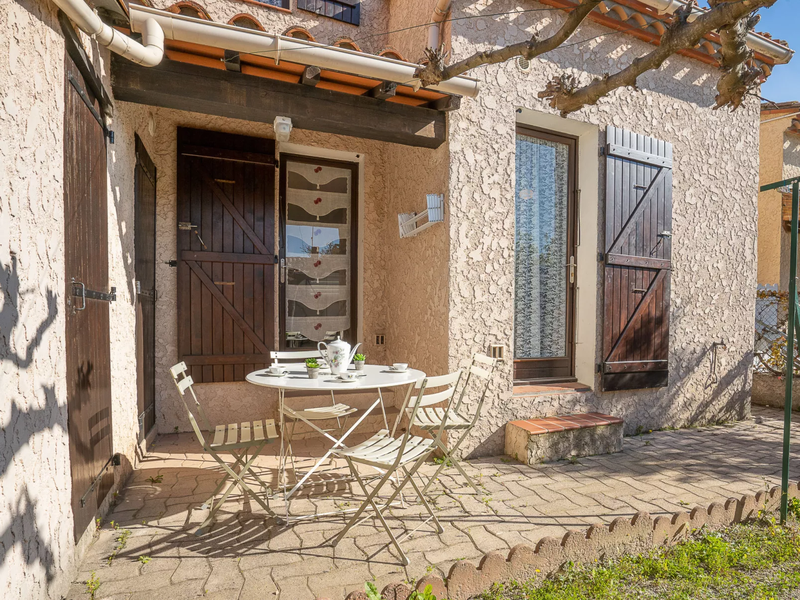 Le Hameau des Bougainvilliers-Outside