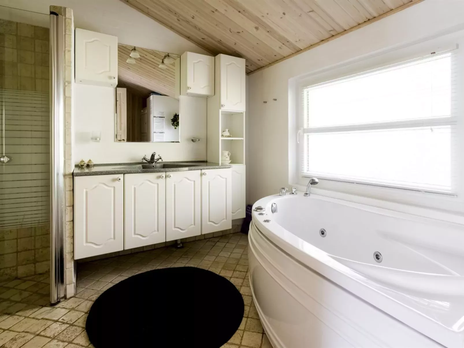 "Akima" - 700m from the sea-Drinnen