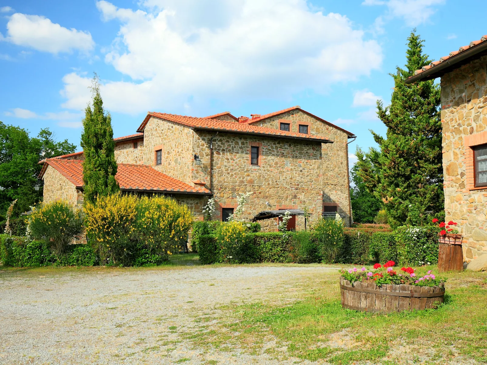 Il Gufo n°1-Outside
